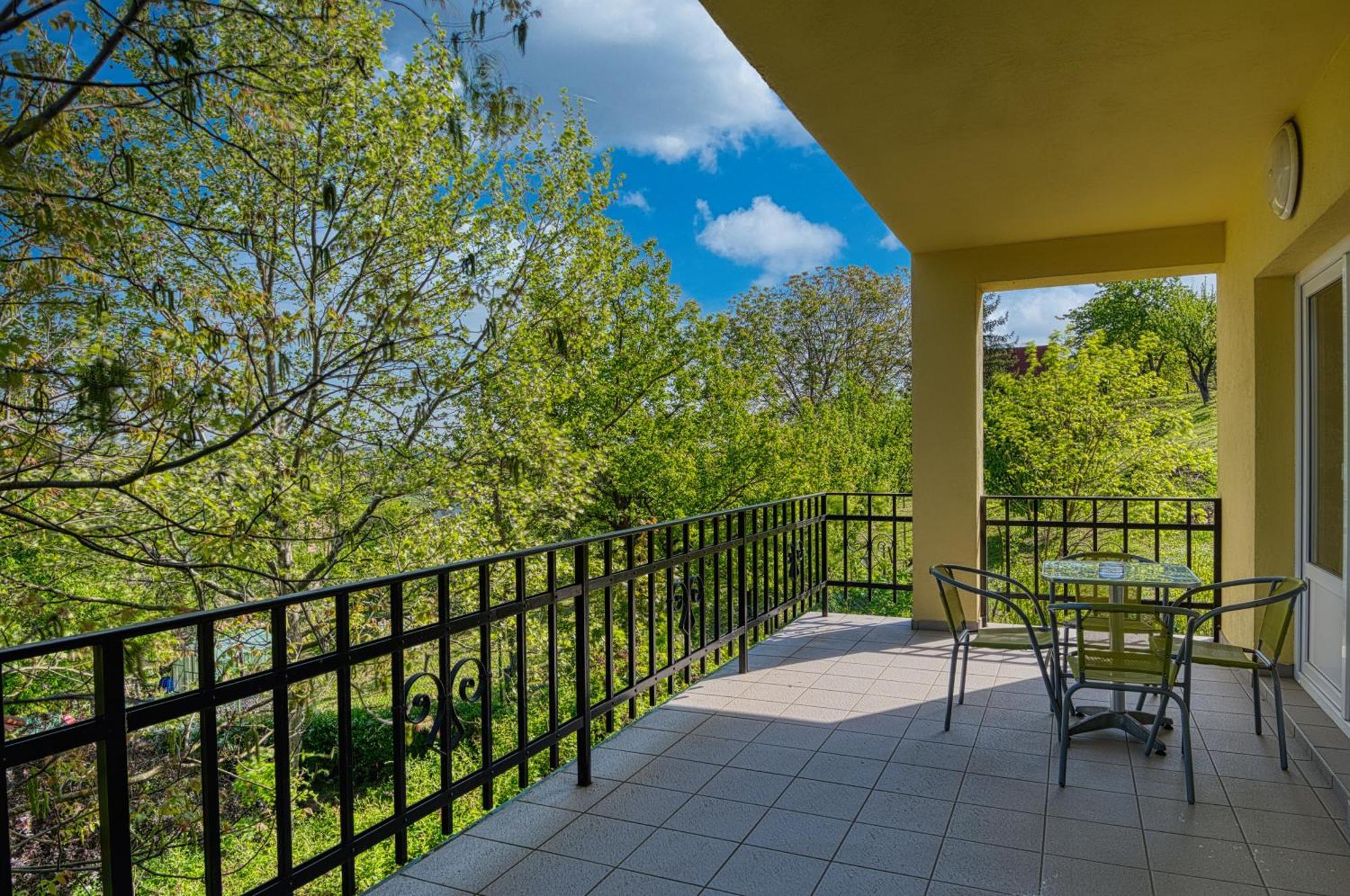 Fried Castle Hotel Resort Simontornya Exterior foto