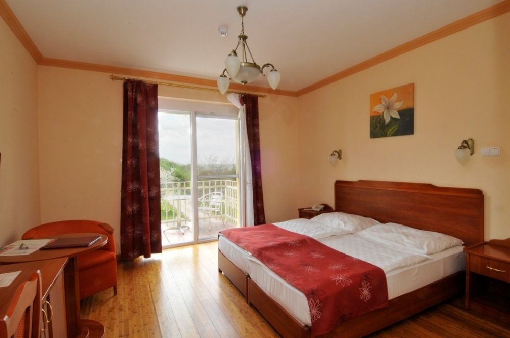 Fried Castle Hotel Resort Simontornya Exterior foto