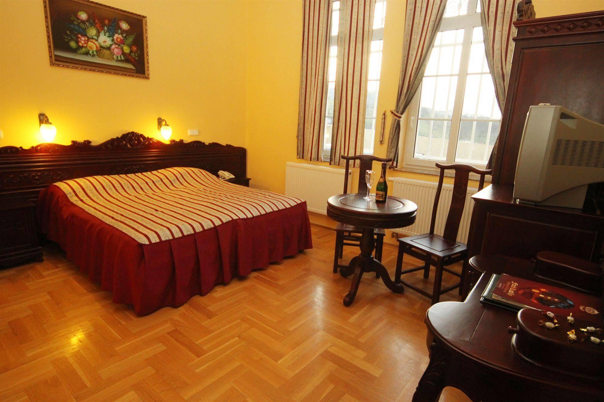 Fried Castle Hotel Resort Simontornya Exterior foto