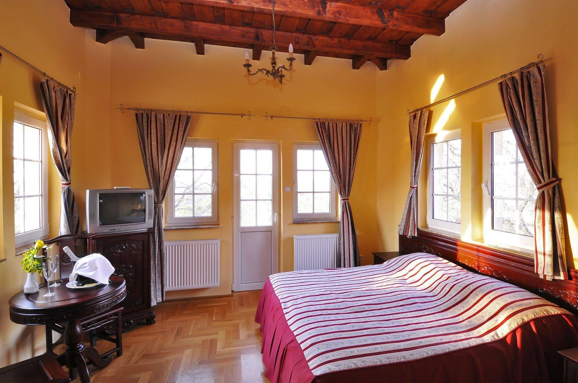 Fried Castle Hotel Resort Simontornya Exterior foto